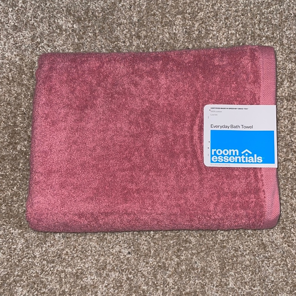 Room Essentials Everyday Bath Towel Pink🆕